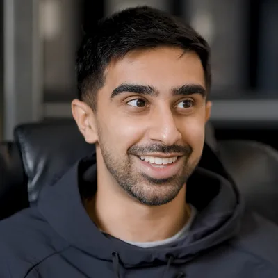 Vikkstar123, Related people