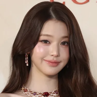 Jang Wonyoung, Related people