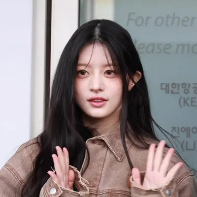 Minju, Related people