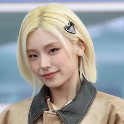 Yeji, Related people