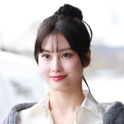 Momo, Related people